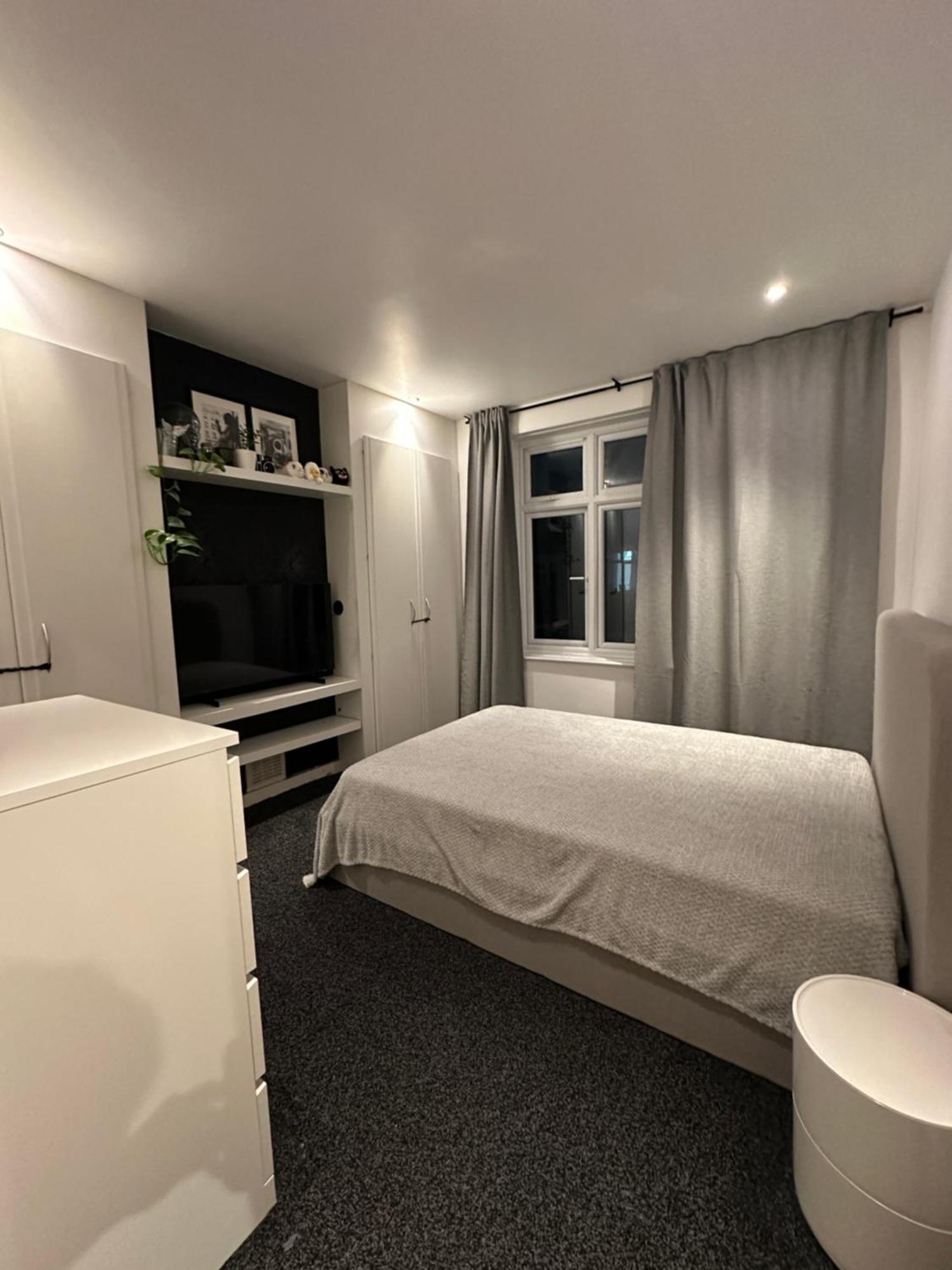 Luxury Bedroom Excel Londra Exterior foto